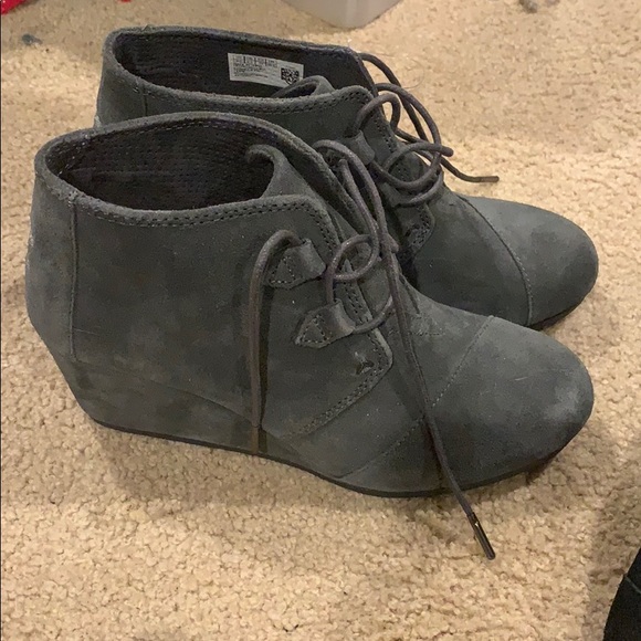 Toms - Picture 2 of 3